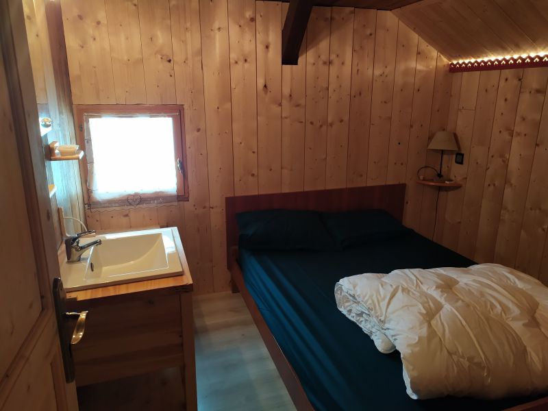 photo 5 Owner direct vacation rental Les Contamines Montjoie chalet Rhone-Alps Haute-Savoie bedroom 2