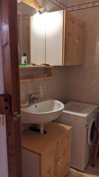 photo 12 Owner direct vacation rental Les Orres studio Provence-Alpes-Cte d'Azur Hautes-Alpes Washing facilities