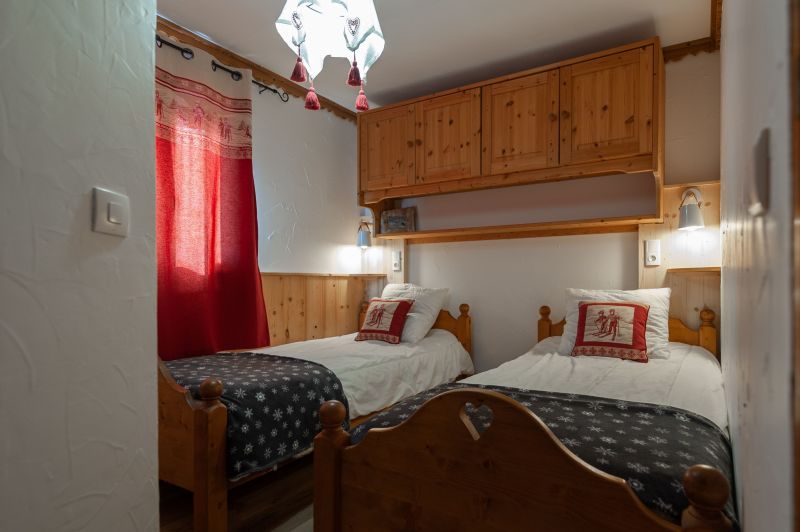 photo 13 Owner direct vacation rental Les Menuires appartement Rhone-Alps Savoie bedroom 3