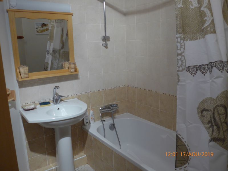 photo 15 Owner direct vacation rental Les Orres appartement Provence-Alpes-Cte d'Azur Hautes-Alpes bathroom