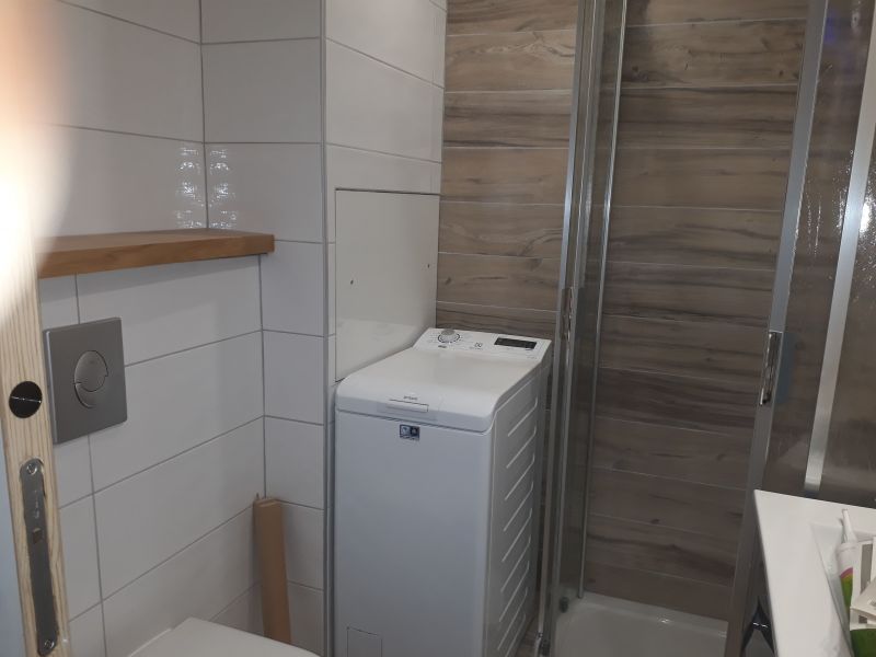 photo 9 Owner direct vacation rental Alpe d'Huez appartement Rhone-Alps Isre Washing facilities