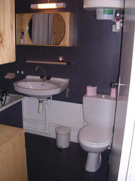 photo 5 Owner direct vacation rental Luchon Superbagneres studio Midi-Pyrnes Haute Garonne bathroom