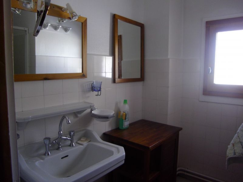 photo 10 Owner direct vacation rental Les Contamines Montjoie chalet Rhone-Alps Haute-Savoie Washing facilities 1
