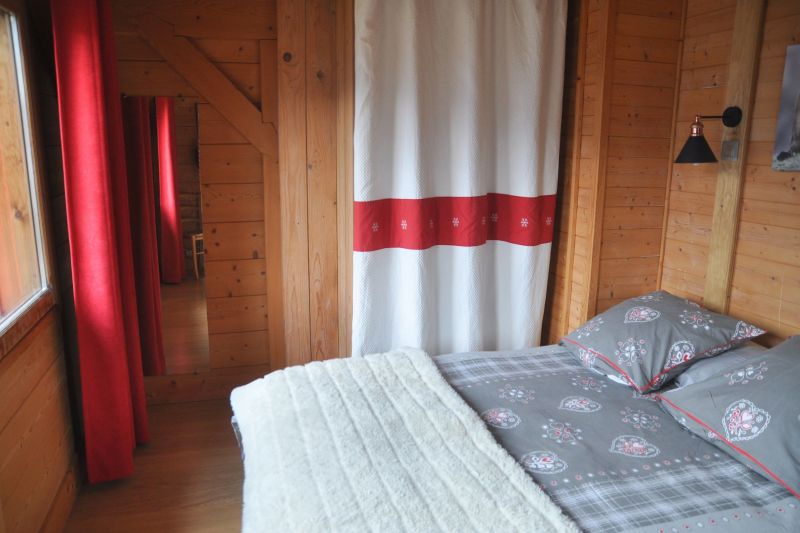 photo 2 Owner direct vacation rental Samons appartement Rhone-Alps Haute-Savoie bedroom 1