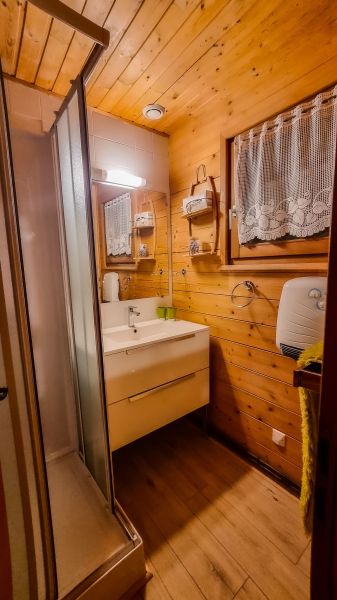 photo 8 Owner direct vacation rental Grardmer chalet Lorraine Vosges Washing facilities