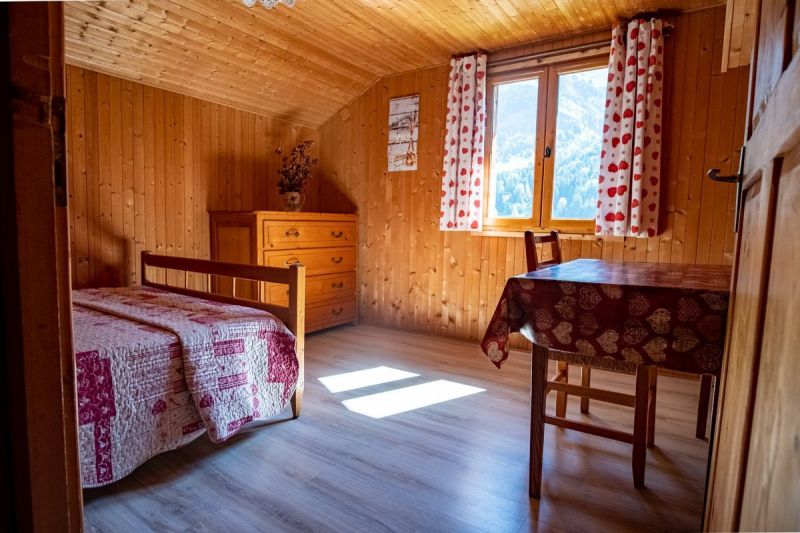 photo 9 Owner direct vacation rental Les Contamines Montjoie chalet Rhone-Alps Haute-Savoie bedroom 1