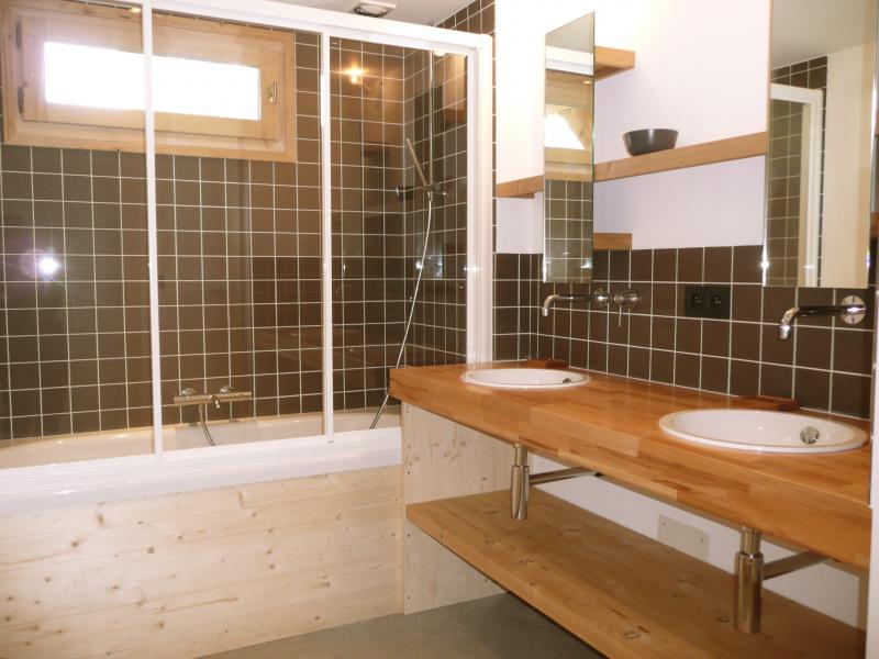 photo 18 Owner direct vacation rental Les Contamines Montjoie chalet Rhone-Alps Haute-Savoie bathroom 3