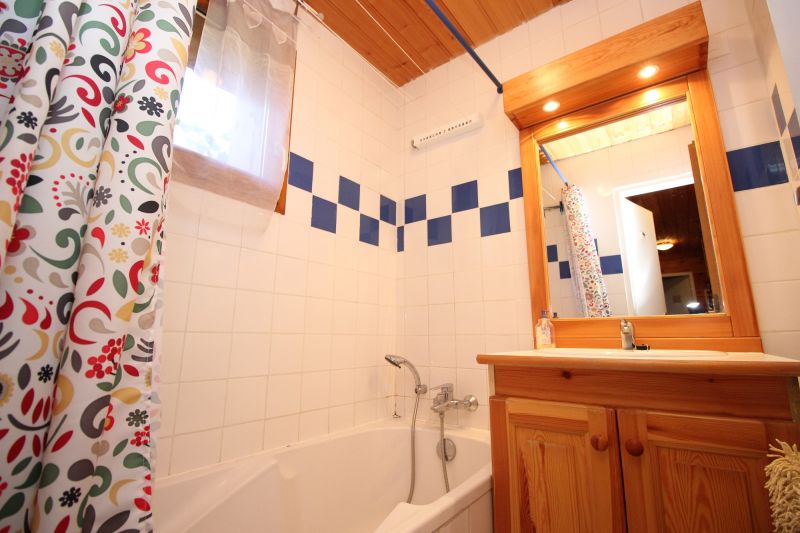 photo 8 Owner direct vacation rental Valfrjus chalet Rhone-Alps Savoie bathroom