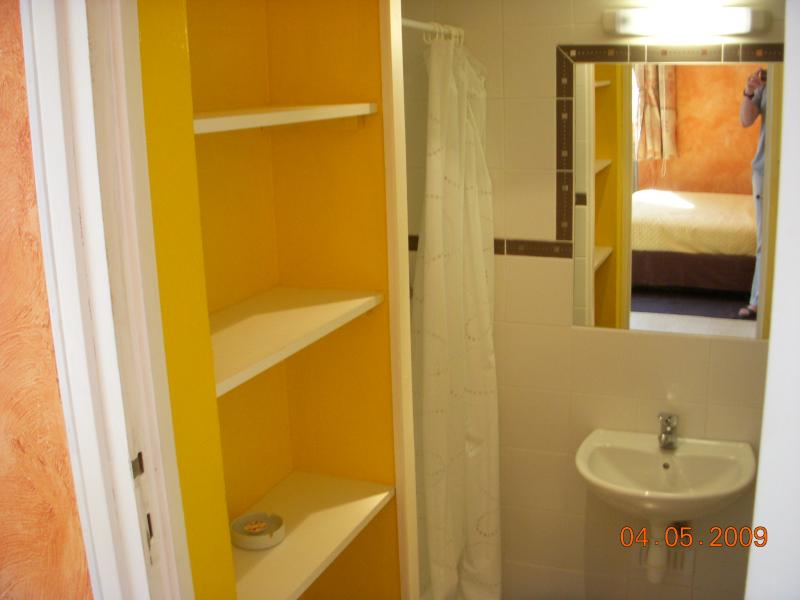 photo 11 Owner direct vacation rental Cassis studio Provence-Alpes-Cte d'Azur Bouches du Rhne Washing facilities