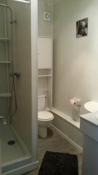 photo 9 Owner direct vacation rental Le Mont Dore appartement Auvergne Puy-de-Dme Washing facilities