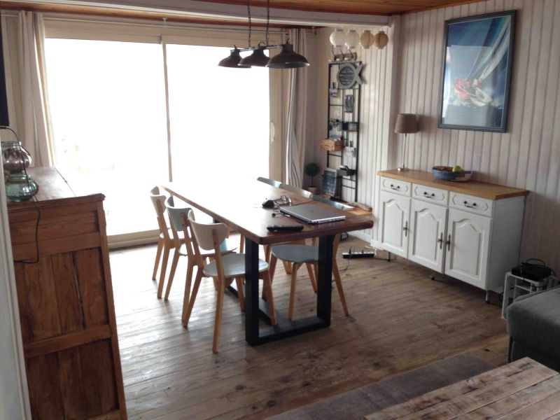 photo 13 Owner direct vacation rental Gruissan chalet Languedoc-Roussillon Aude Dining room