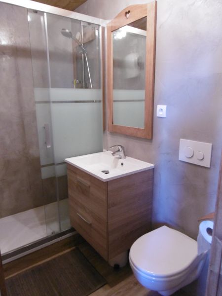 photo 14 Owner direct vacation rental Avoriaz studio Rhone-Alps Haute-Savoie bathroom