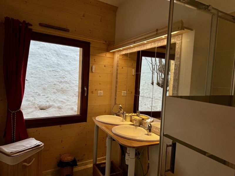 photo 11 Owner direct vacation rental Les Menuires chalet Rhone-Alps Savoie Washing facilities 1