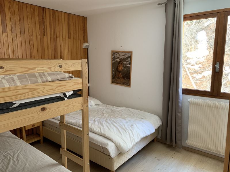 photo 8 Owner direct vacation rental Orcires Merlette appartement Provence-Alpes-Cte d'Azur Hautes-Alpes bedroom 2