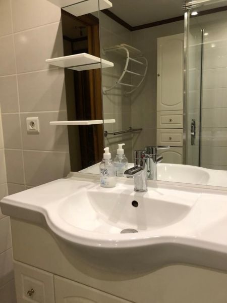 photo 7 Owner direct vacation rental Cap d'Agde bungalow Languedoc-Roussillon Hrault bathroom 1