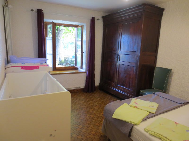 photo 21 Owner direct vacation rental Saint-Cirq-Lapopie maison Midi-Pyrnes Lot bedroom 2