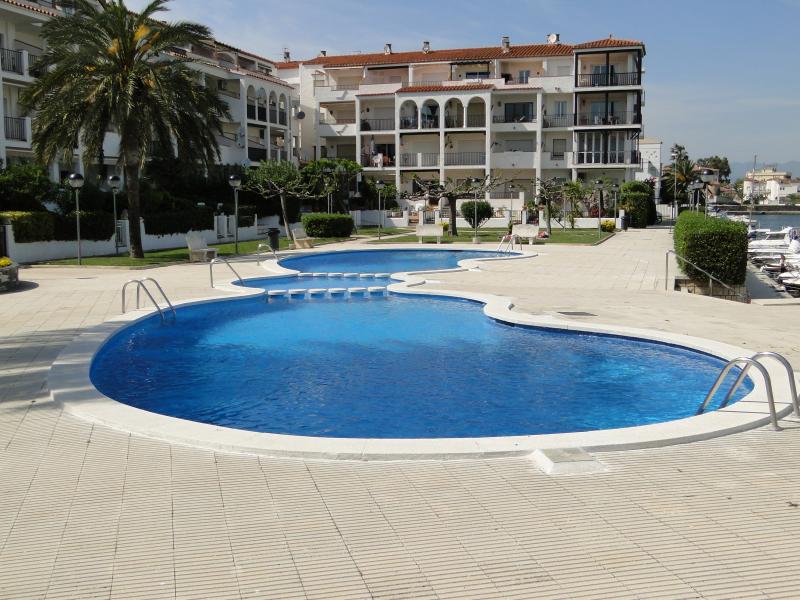 photo 8 Owner direct vacation rental Empuriabrava appartement Catalonia Girona (province of) Swimming pool