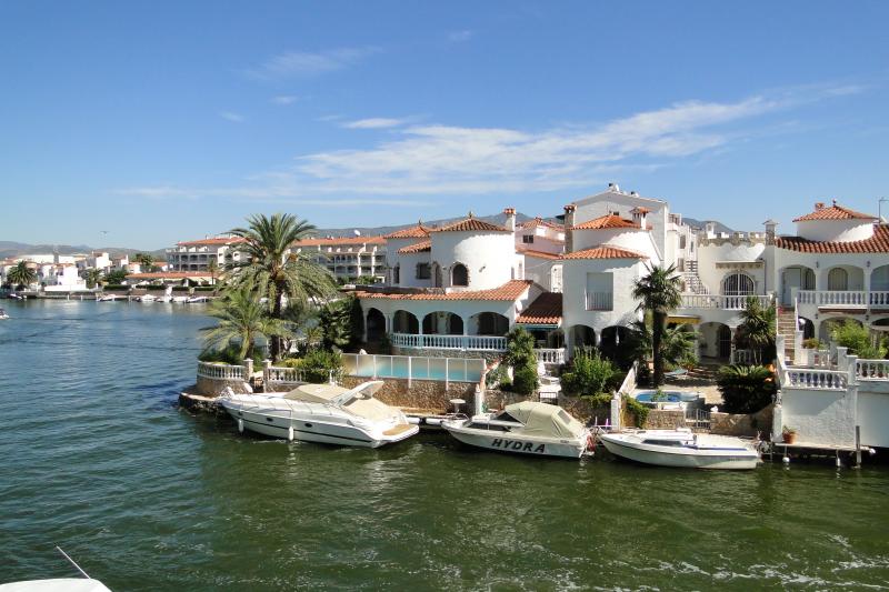 photo 9 Owner direct vacation rental Empuriabrava appartement Catalonia Girona (province of) View from the balcony