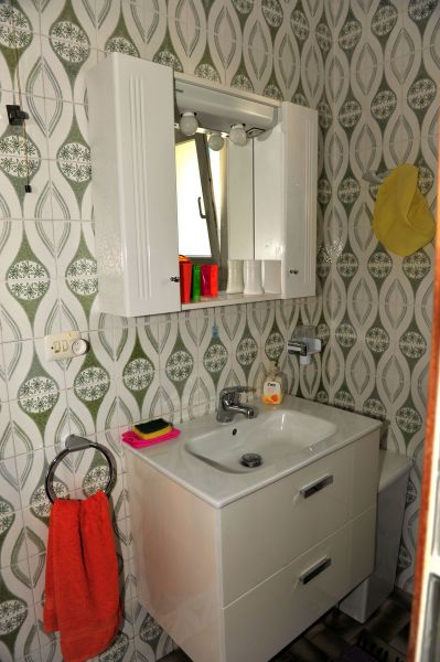 photo 13 Owner direct vacation rental Benissa bungalow Valencian Community Alicante (province of) bathroom