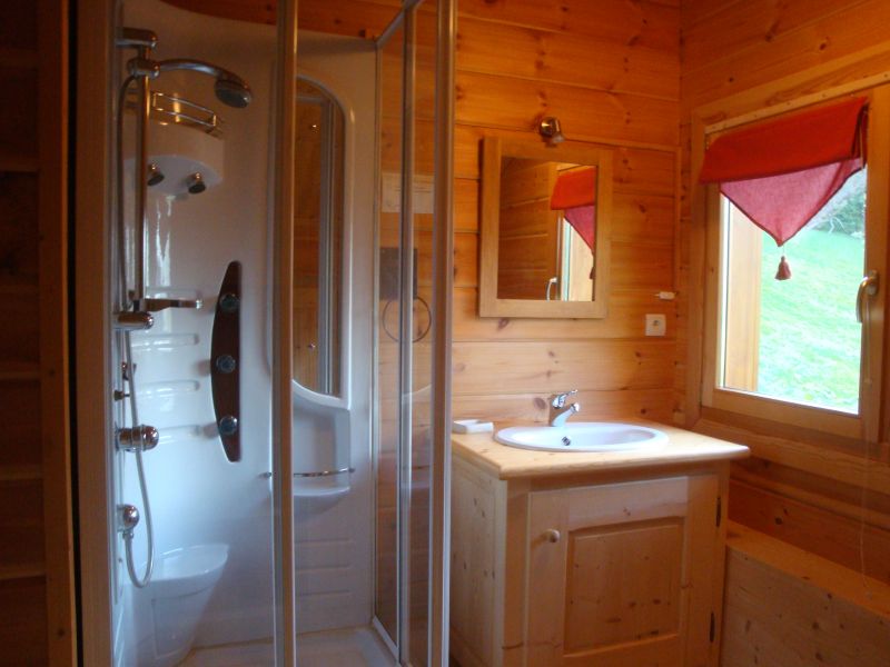 photo 18 Owner direct vacation rental Samons chalet Rhone-Alps Haute-Savoie Washing facilities