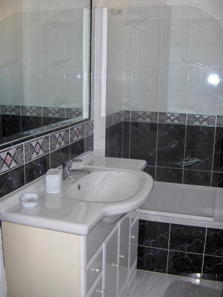 photo 17 Owner direct vacation rental Portimo villa Algarve  bathroom 1