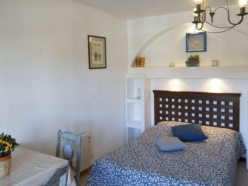 photo 25 Owner direct vacation rental Hyres studio Provence-Alpes-Cte d'Azur Var bedroom