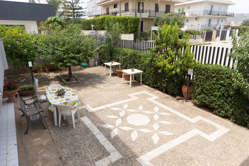 photo 11 Owner direct vacation rental Avola appartement Sicily Syracuse Province Garden