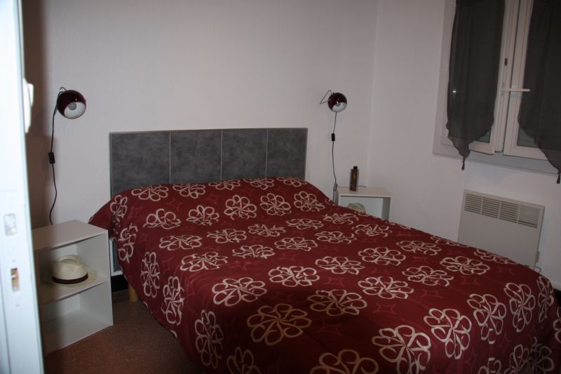 photo 7 Owner direct vacation rental Hyres appartement Provence-Alpes-Cte d'Azur Var bedroom 2