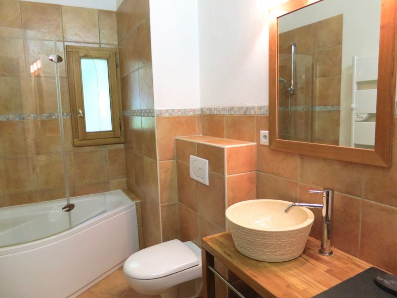 photo 12 Owner direct vacation rental Pralognan la Vanoise appartement Rhone-Alps Savoie bathroom