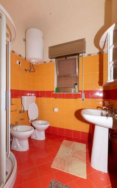 photo 28 Owner direct vacation rental Avola appartement Sicily Syracuse Province bathroom