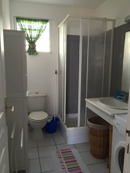 photo 3 Owner direct vacation rental Les Trois Ilets appartement   Washing facilities