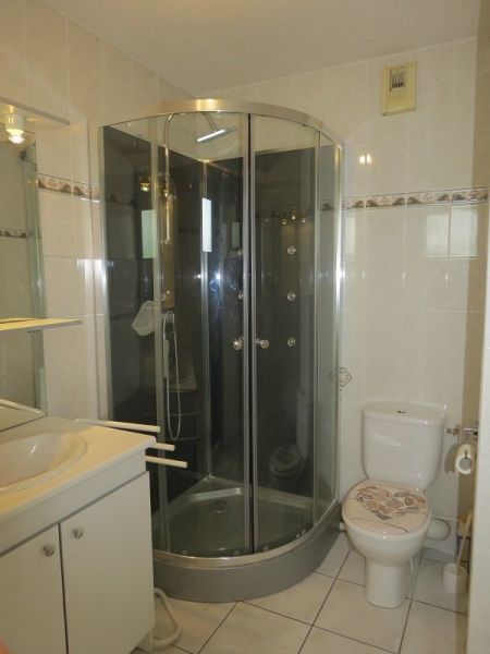 photo 23 Owner direct vacation rental Biarritz studio Aquitaine Pyrnes-Atlantiques bathroom