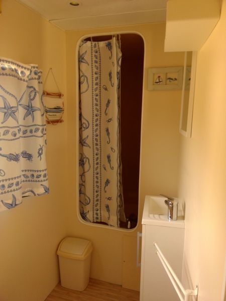 photo 8 Owner direct vacation rental Biscarrosse mobilhome Aquitaine Landes Washing facilities