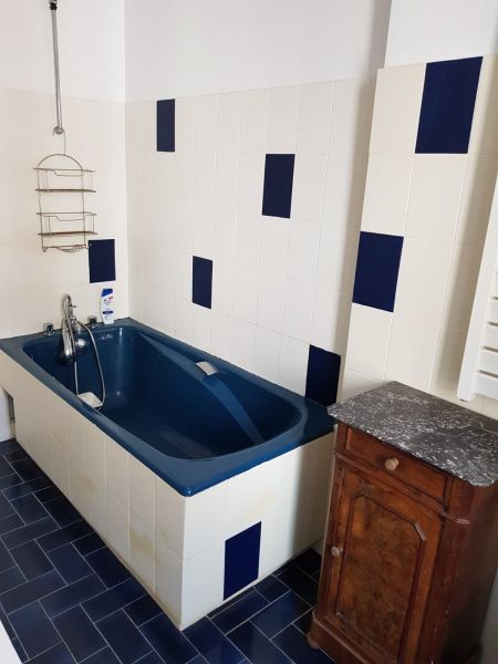 photo 8 Owner direct vacation rental Le Palais maison Brittany Morbihan bathroom