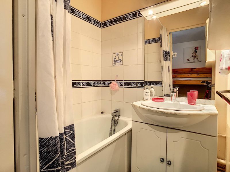 photo 8 Owner direct vacation rental Saint Cyprien appartement Languedoc-Roussillon Pyrnes-Orientales bathroom