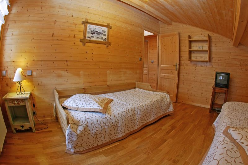 photo 18 Owner direct vacation rental Combloux chalet Rhone-Alps Haute-Savoie bedroom 6