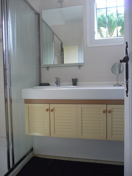 photo 6 Owner direct vacation rental Sainte Maxime maison Provence-Alpes-Cte d'Azur Var bathroom