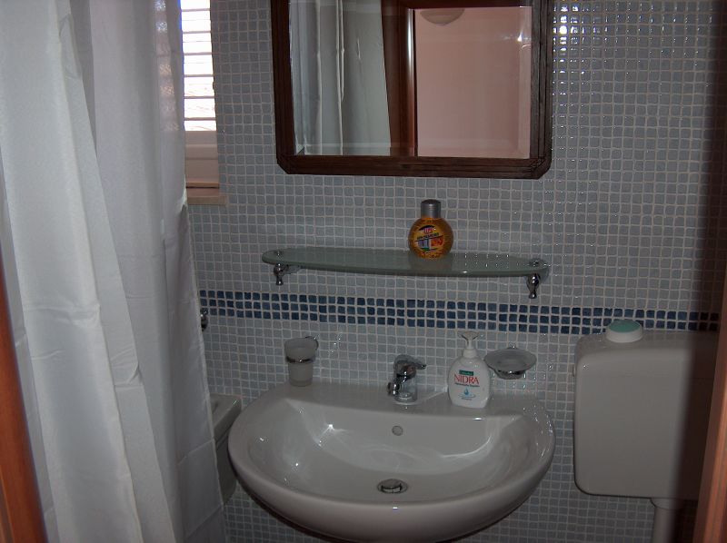 photo 6 Owner direct vacation rental Marina di Ragusa appartement Sicily Ragusa Province bathroom