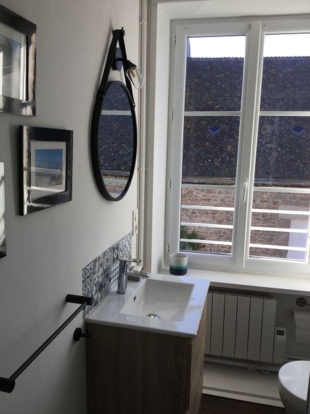 photo 3 Owner direct vacation rental Barfleur gite Basse-Normandie Manche Washing facilities