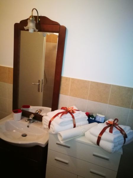 photo 28 Owner direct vacation rental Marotta maison Marche Pesaro Urbino Province bathroom 1