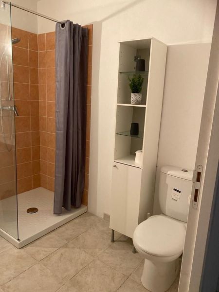 photo 7 Owner direct vacation rental Santa Maria Poggio appartement Corsica Corsica bathroom