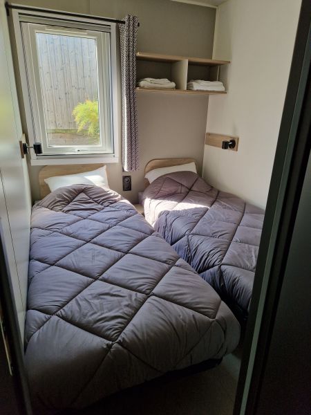 photo 7 Owner direct vacation rental Montalivet mobilhome Aquitaine Gironde bedroom 3