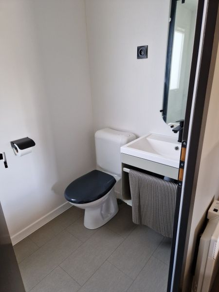 photo 5 Owner direct vacation rental Montalivet mobilhome Aquitaine Gironde Washing facilities