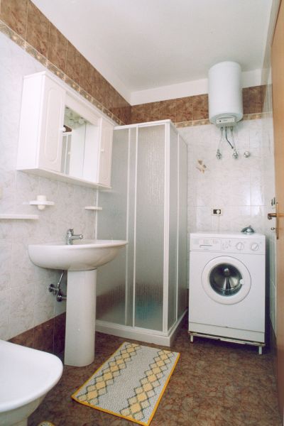 photo 10 Owner direct vacation rental Torre Pali appartement Puglia Lecce Province Washing facilities