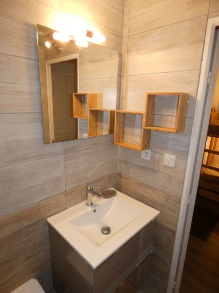 photo 7 Owner direct vacation rental Risoul 1850 appartement Provence-Alpes-Cte d'Azur Hautes-Alpes bathroom 1