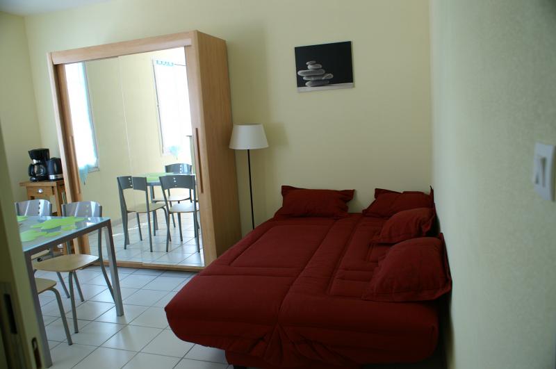 photo 3 Owner direct vacation rental Concarneau studio Brittany Finistre bedroom