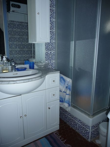 photo 6 Owner direct vacation rental Banyuls-sur-Mer maison Languedoc-Roussillon Pyrnes-Orientales Washing facilities