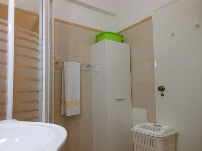 photo 4 Owner direct vacation rental Altura appartement Algarve  bathroom