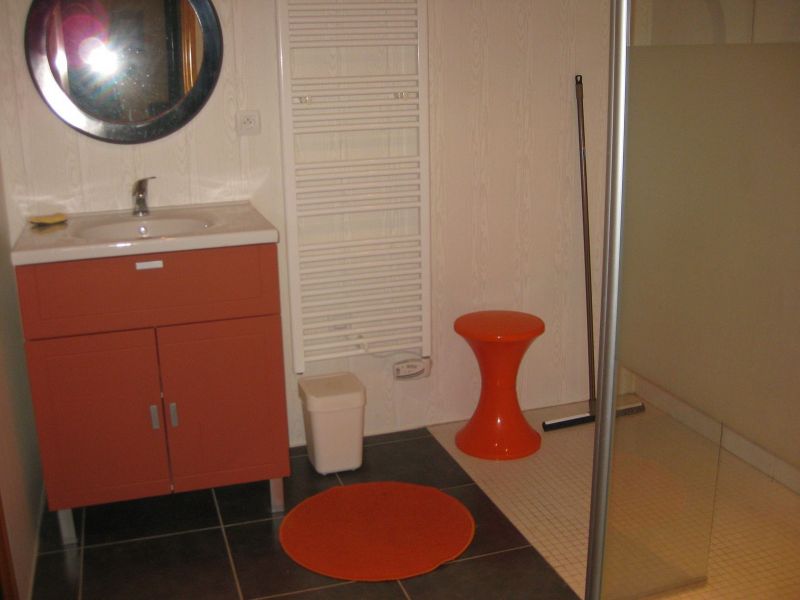 photo 9 Owner direct vacation rental Le Conquet gite Brittany Finistre Washing facilities