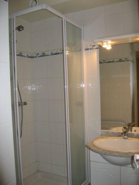photo 10 Owner direct vacation rental Carnon Plage studio Languedoc-Roussillon Hrault Washing facilities